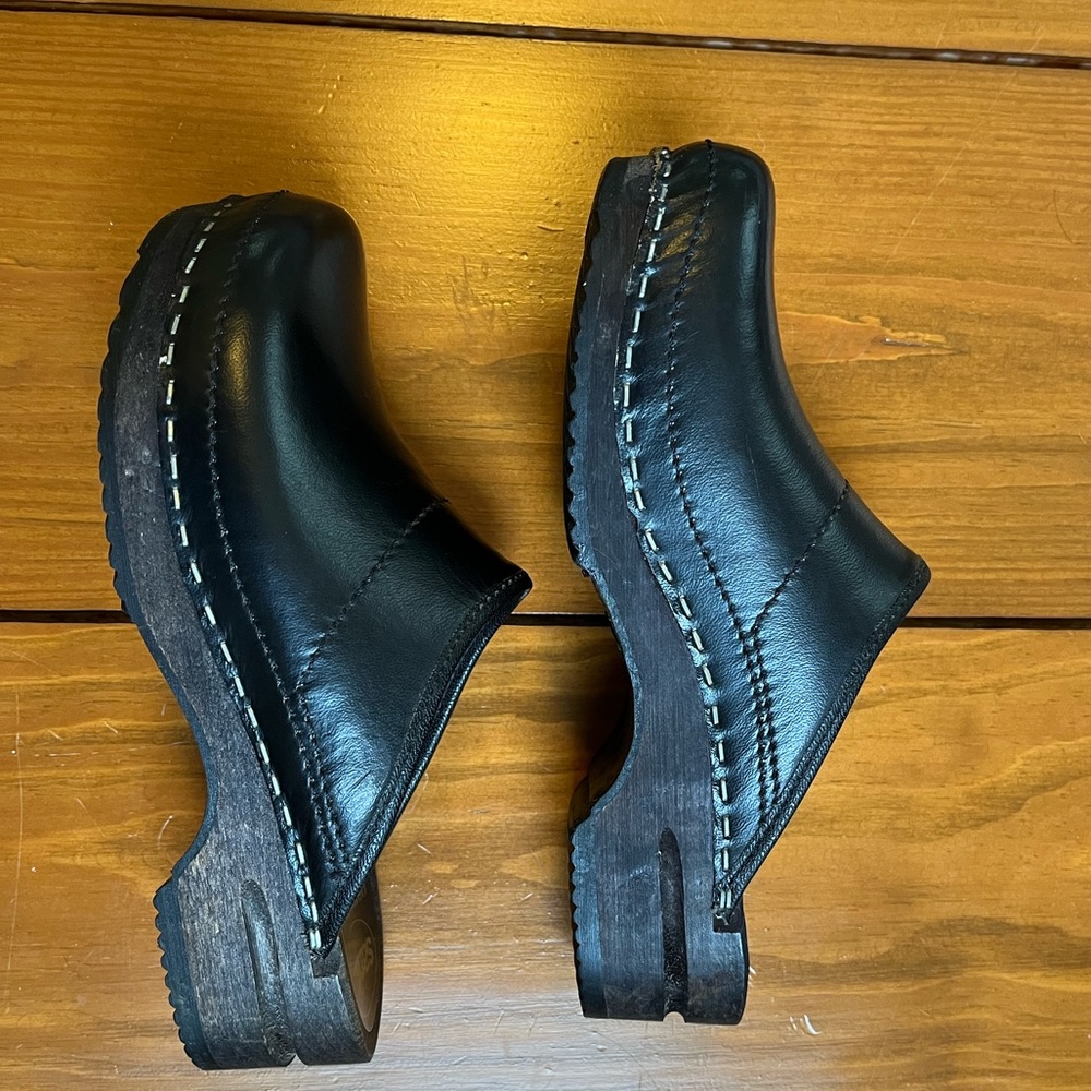 Vintage Leather Sanita Clogs - Picture 7 of 8